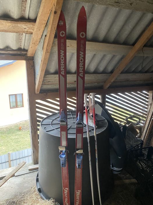 Skiuri Spalding aproape noi