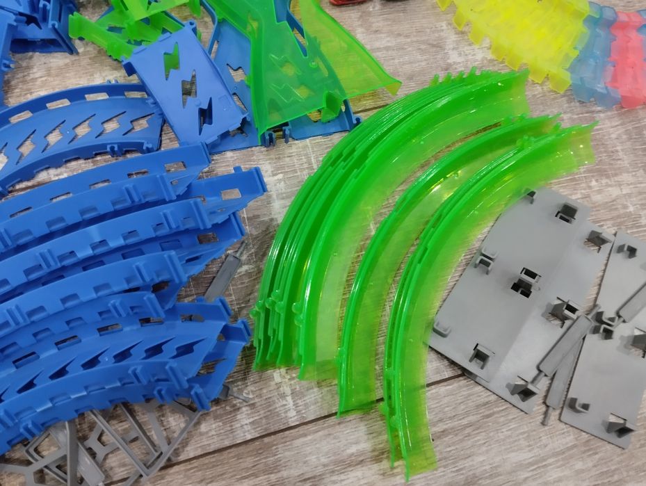 Писта за момче с колички -високоскоростна