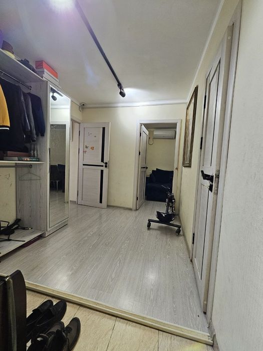 Продаю свою квартиру  в кирпичном доме на Чиланзаре - 2, Ор-р: Аллея