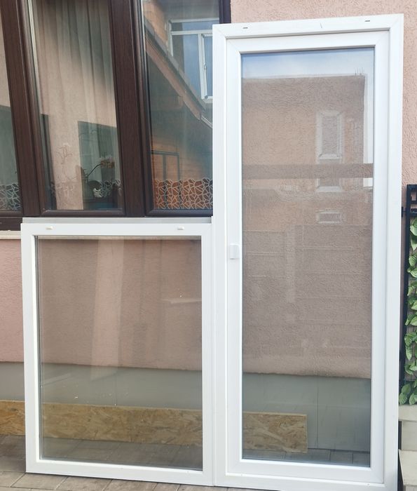 Vând ușa balcon cu geam fix termopan