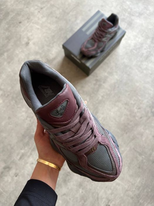 Отново New Balance 9060 "Truffle"