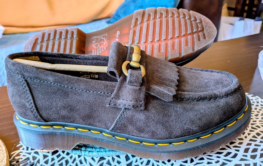 Дамски обувки тип лоуфъри на Dr. Martens
