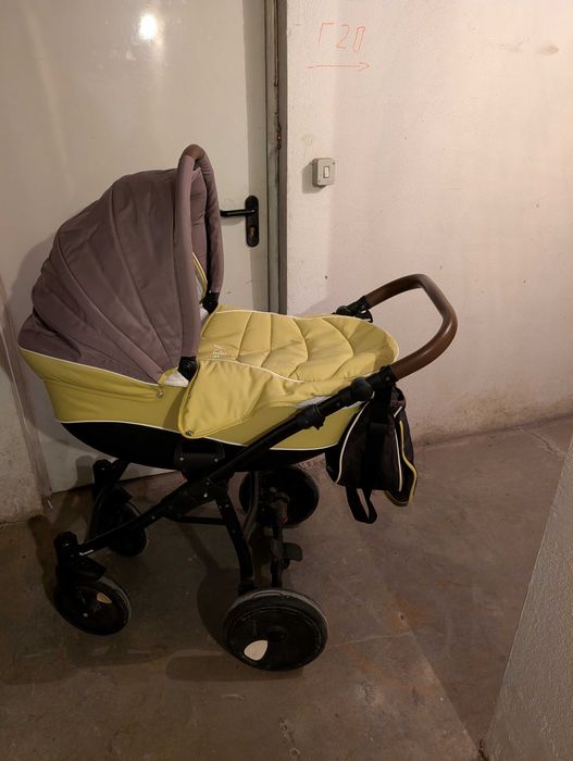 Бебешка количка Zippy Orbit 3 в 1 с кош за новородено, летен кош и столче за кола