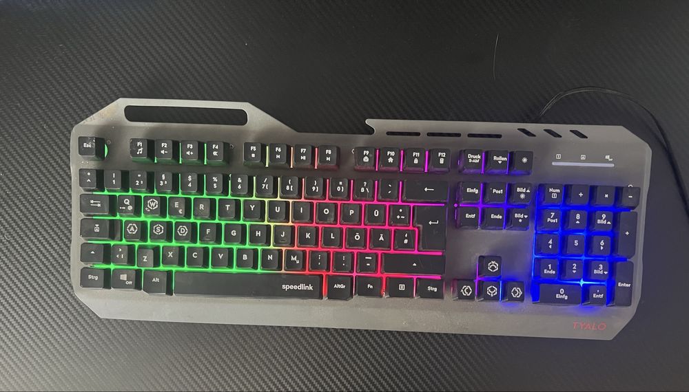 Tastatura tyalo cu fir