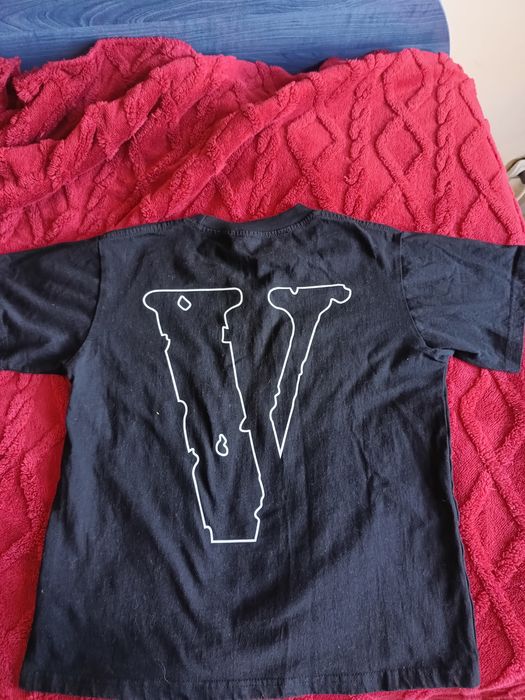 Vlone t-shirt  .