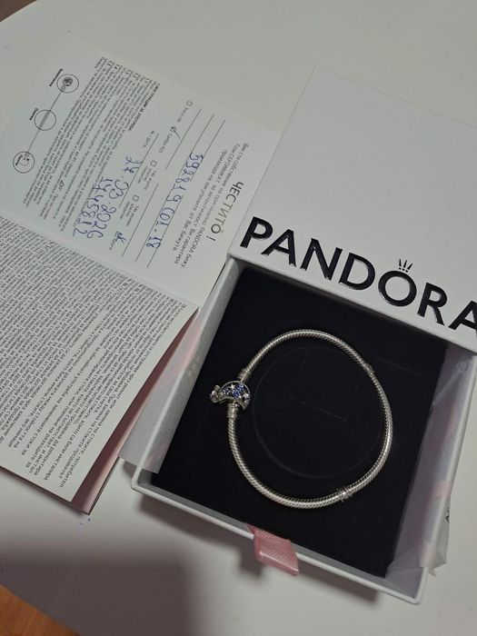 Гривна Pandora Sparkling Moon Clasp