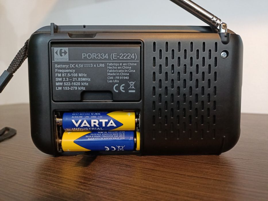Radio portabil Por334 Nou -4 Benzi