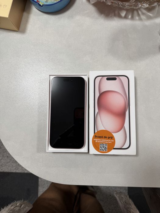 Iphone 15, 128GB roz, impecabil, fara urme de uzura HONOR NOU 400 lite