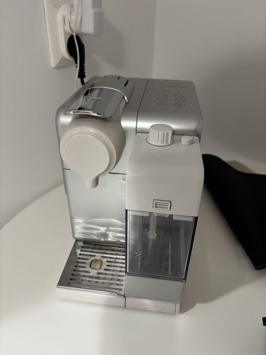 Espressor Nespresso Lattissima Touch