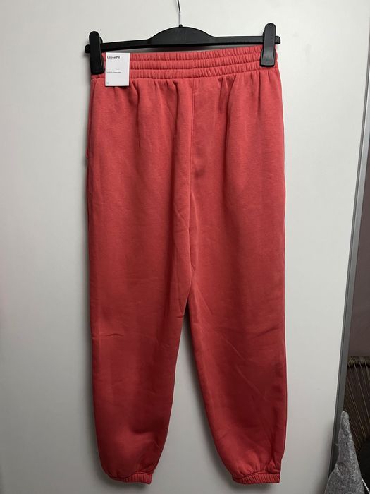 Ново долнище Nike