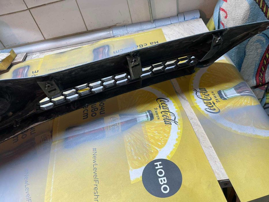 РЕШЕТКА  за  Тойота Корола Версо