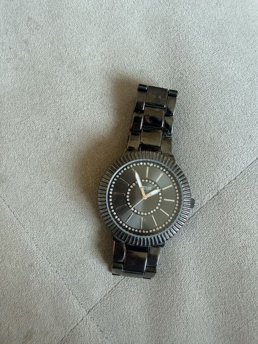 Продаю женские часы