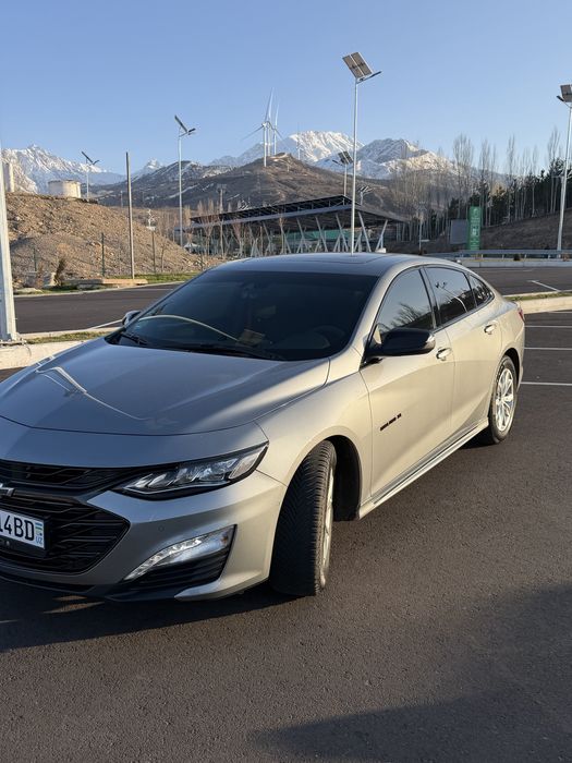 Продам малибу xl  2024 куплена в салоне 2025 в мае.