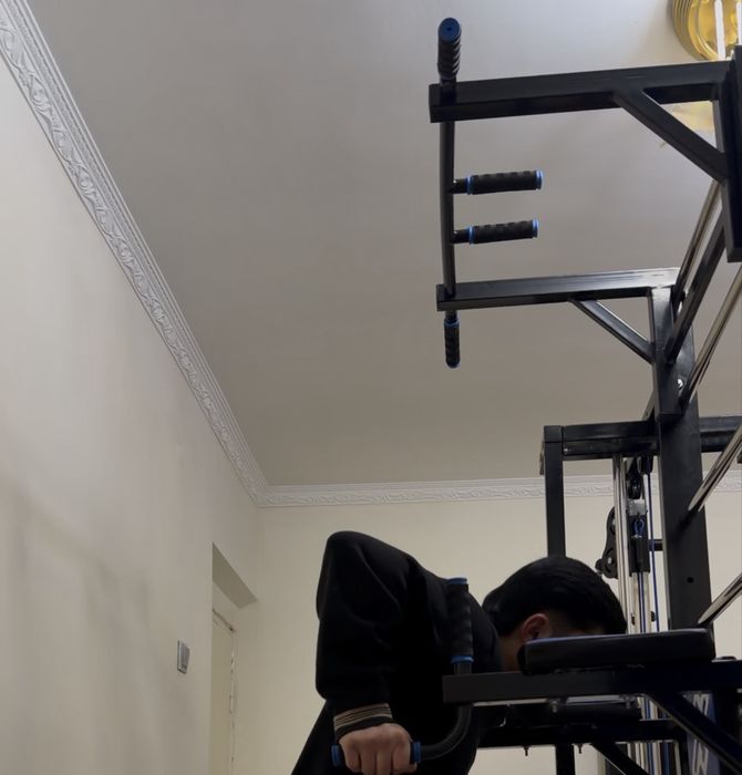Turnik. Burus pres jim ajimaniya push ap gantel ip vaxakazo hammasi F