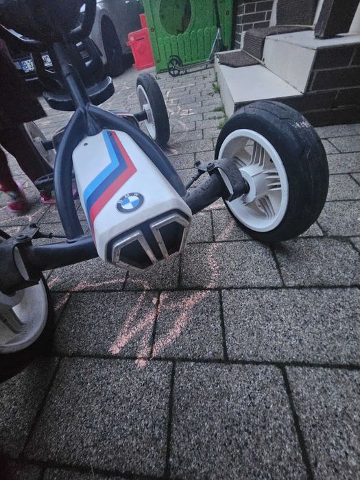 Cart copii BMW foloait f putin
