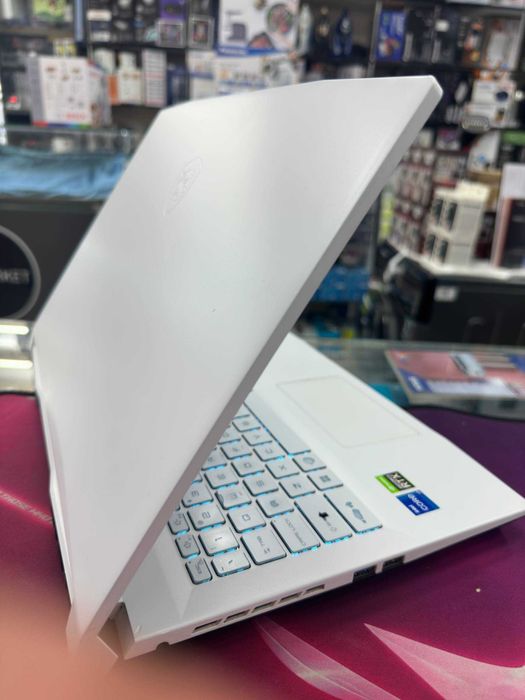 MSI Sword i7-11800H/ddr4-16gb/ssd-512/rtx-3050ti-4gb