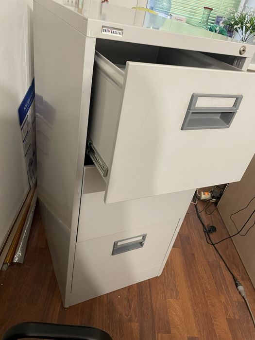 шкаф  ( тумба ) железный