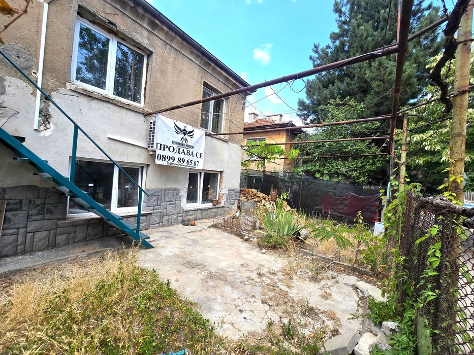 Продавам тристаен апартамент с площ от 68кв.м. на първи етаж с 1/2 от двор 315кв.м. в гр.Асеновград, квартал Зъбче - снимка 15