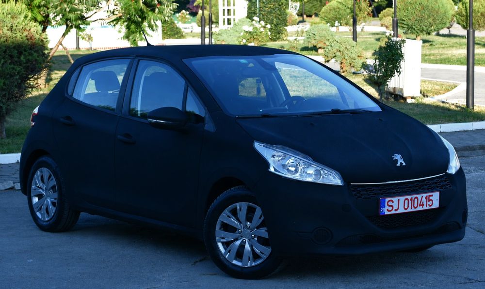 Peugeo 208 1.2 benzina, an 2015 , 112 000 km , rate , livrare, garantie