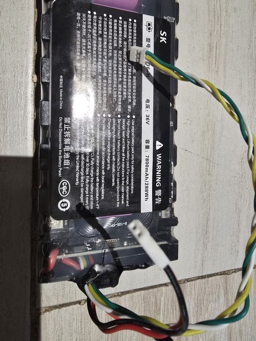 Vând baterie acumulator xiaomi m368, noua,36v si acumulator 36v nou