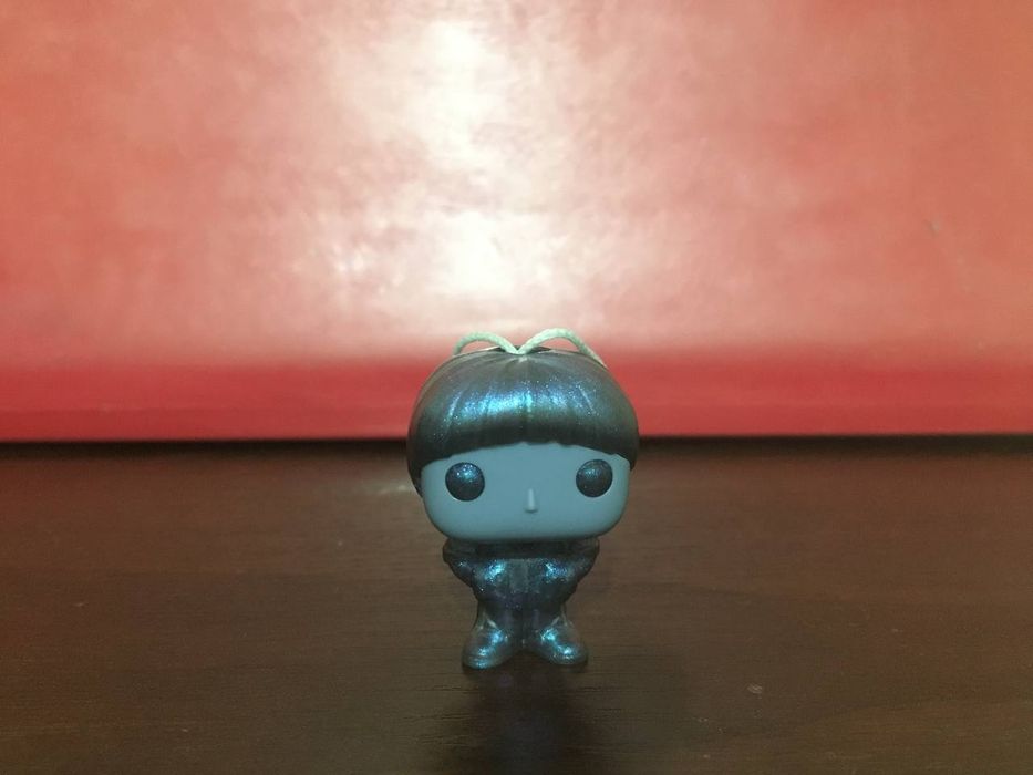 Фигурка Уилла с изнанка в киндере joy stranger things в идеальном сост