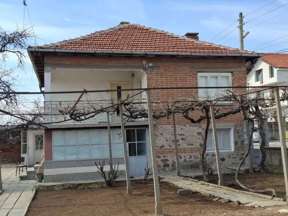 Продава се Къща в с. Чешнегирово, Област Пловдив - 170 кв.м за 883 €/кв.м - Снимка #1