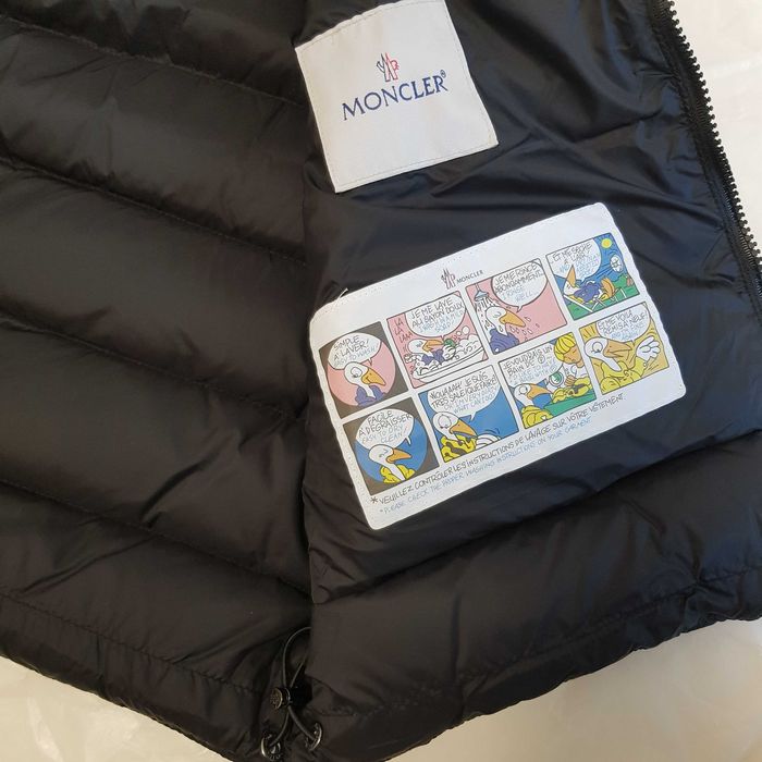 Vesta usoara M o n c l e r  / cu puf de gasca M- oferta !