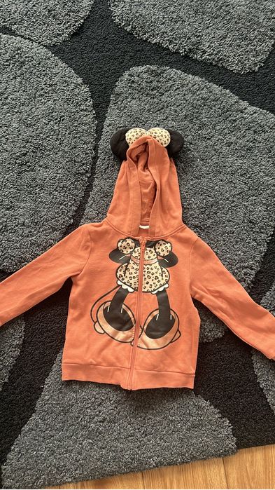 Продам ветровки и куртки для девочки