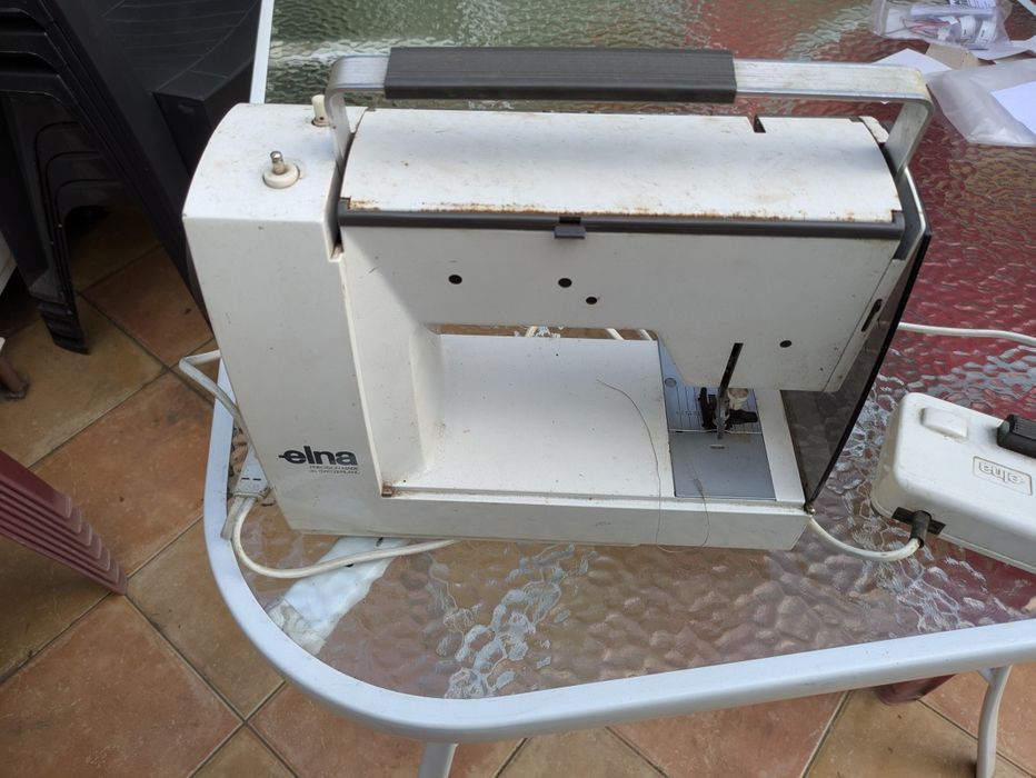 Mașina de cusut elna lotus t sp