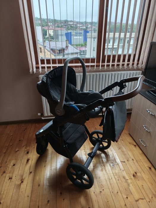 Бебешка количка Roan Bloom 3в1