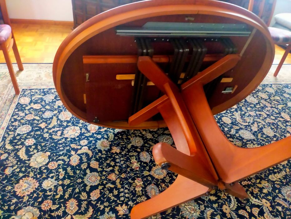 Set Lemn Masiv - Masă Ovală Extensibilă + 6 Scaune Tapițate