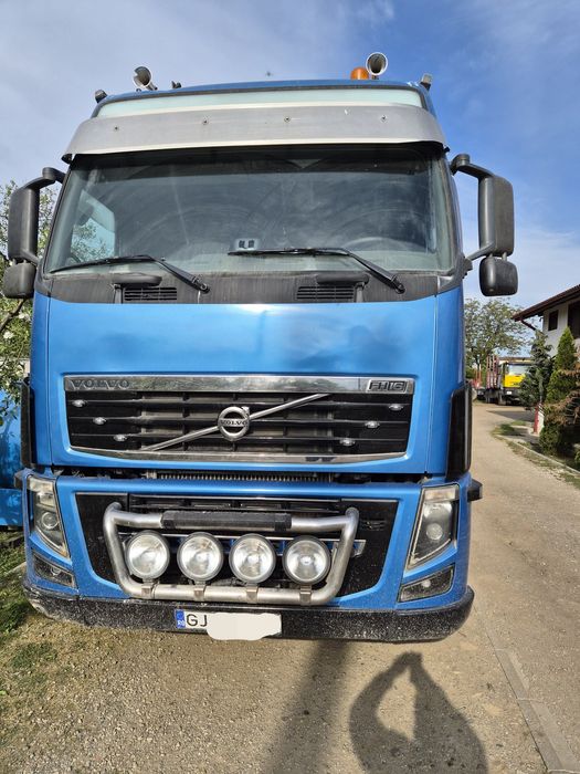 Camion Forestier VOLVO FH16