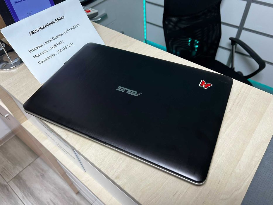 Laptop Asus NoteBook E504s N3710 Intel Celeron 4 GB Ram 256 SSD  * Garantie *Buy Back * deviceXchange