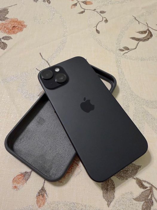 iPhone 15  128 ГБ — хорошее состояние, АКБ 83%