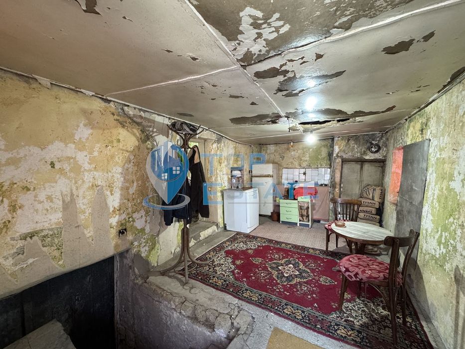 Къща в близост до центъра на село Правда, област Велико Търново