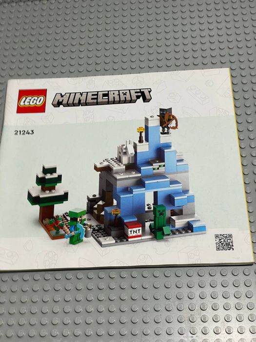 LEGO Minecraft 21243