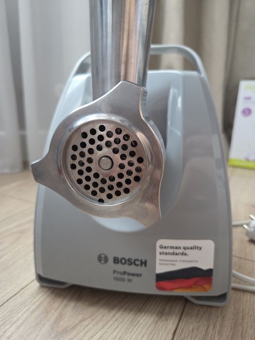 Мясорубка Bosch MFW45020