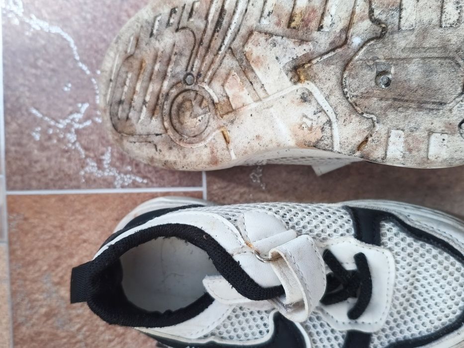 Детская обувь много