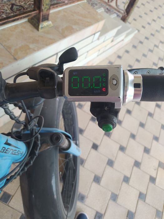 Samokat velosiped elektronniy 30-35 km yuradi holati ideal