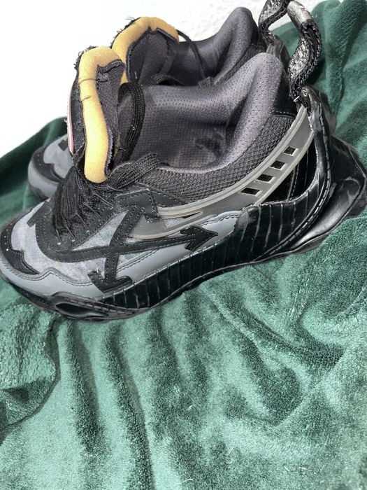 Adidasi off-white odsy