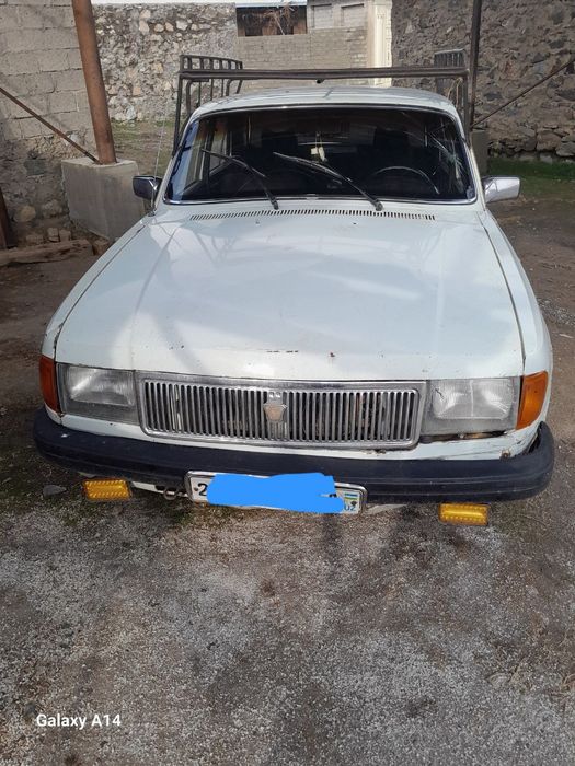 Волга автомашина сотилади.