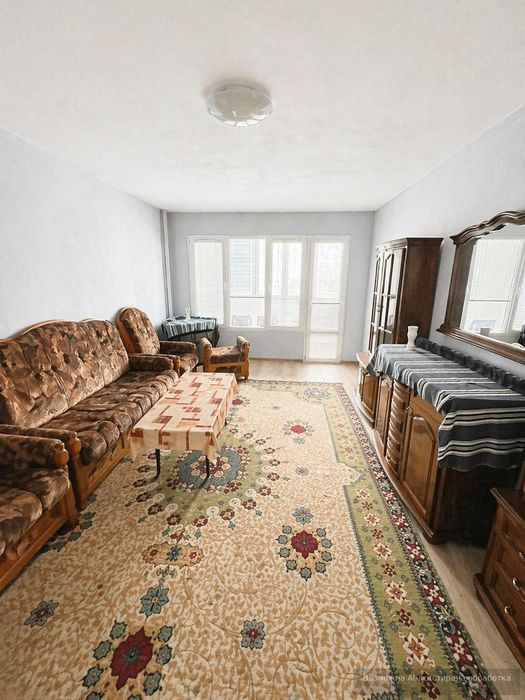 Двустаен апартамент в ж.к. Обеля .