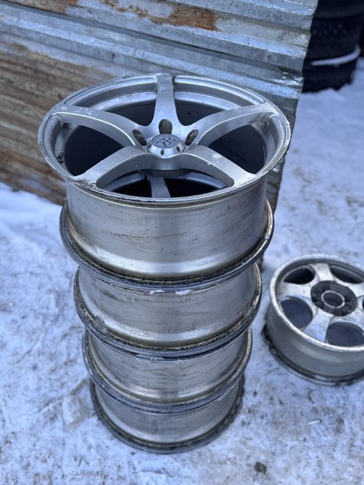 Продам диски оригинальные 18