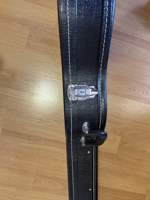 Продавам електрическа китара Harley Benton SC-400 SGT Classic+кейс с леки външни забележки+подарък нови струни и ръчноизработен кожен колан