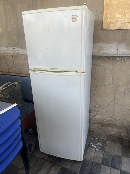 Продам холодильник
