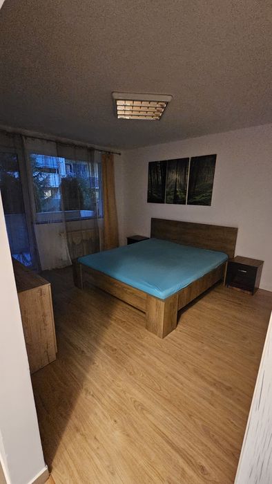 Inchiriez ap cu 2 camere, gradina si 2 parcari private