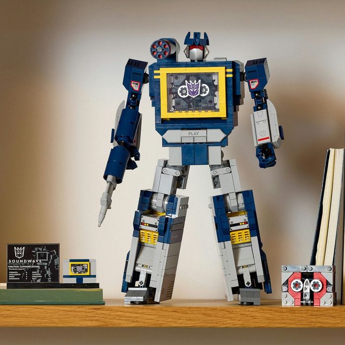 Lego 10358  Transformers Soundwave lego icons