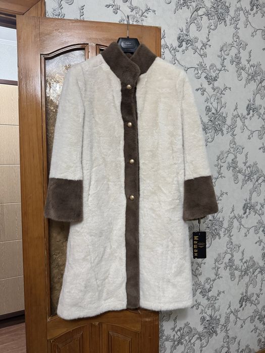 Женское пальто из искусственного меха