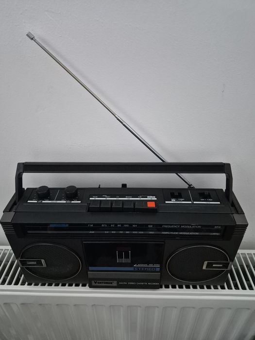 Vând Radio Venturer