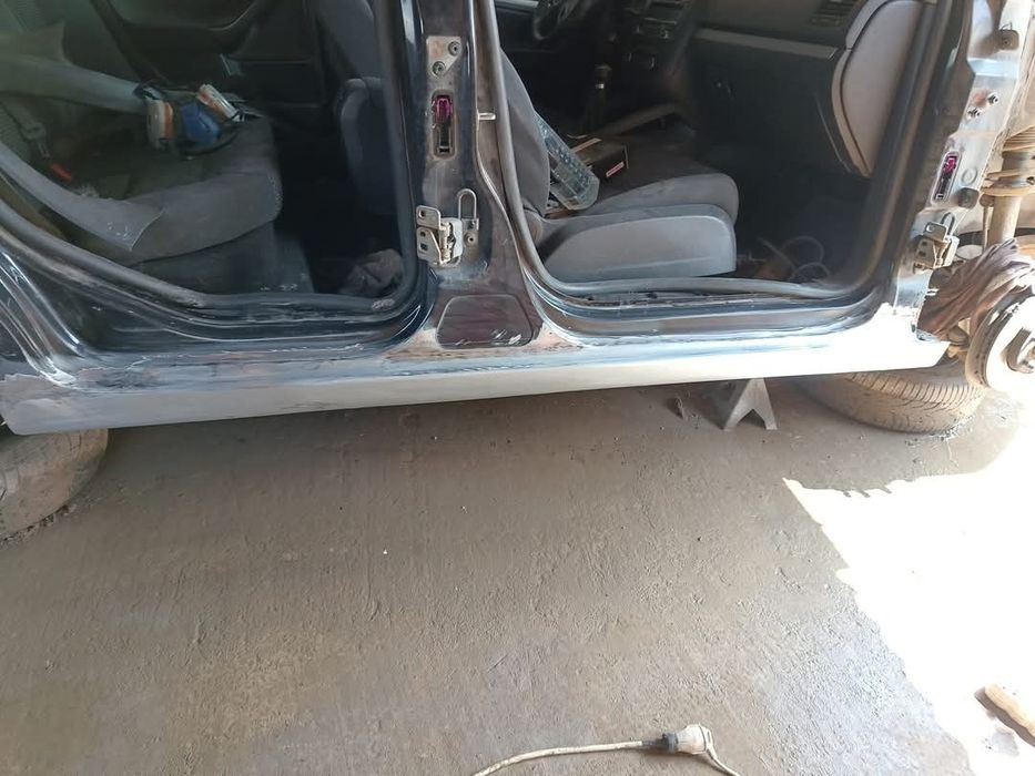 Tinichigiu ,Vopsitor auto.